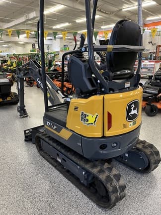 Image of John Deere 17P equipment image 4