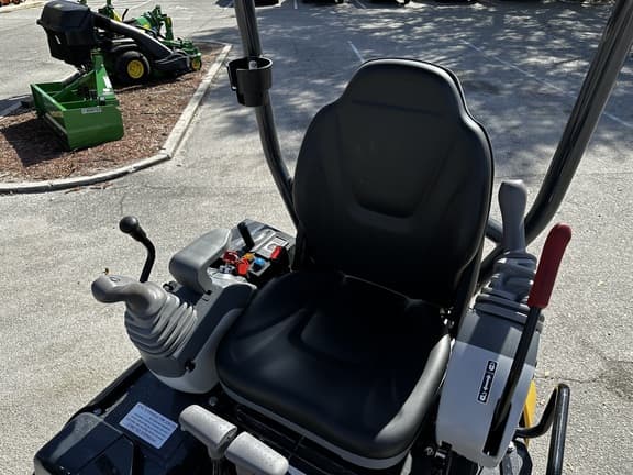 Image of John Deere 17P equipment image 2