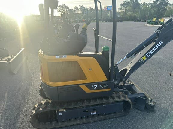 Image of John Deere 17P equipment image 4