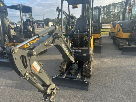 Image of John Deere 17P equipment image 1