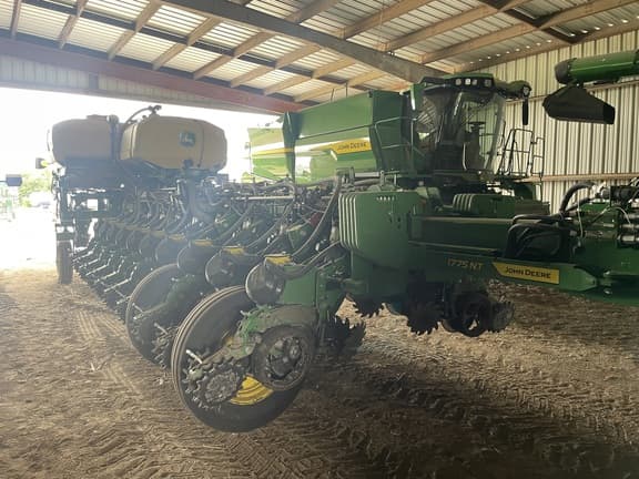 Image of John Deere 1775 equipment image 2