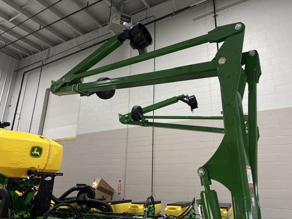 Image of John Deere 1775 Primary image