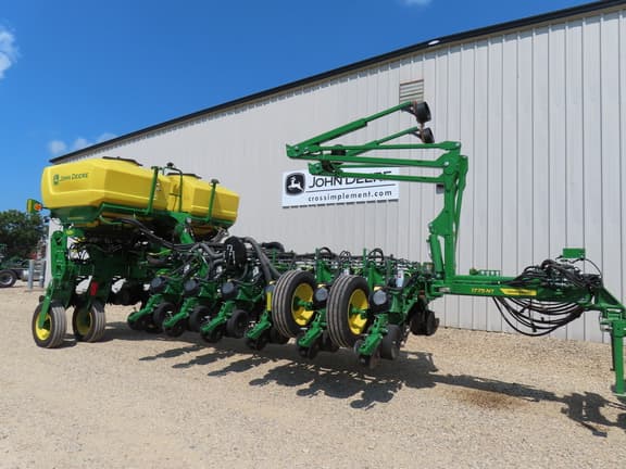 Image of John Deere 1775 equipment image 1