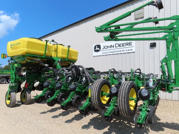 Image of John Deere 1775 equipment image 2