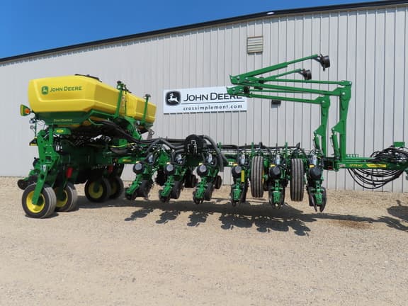 Image of John Deere 1775 Primary image