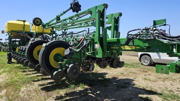 Image of John Deere 1775 equipment image 3