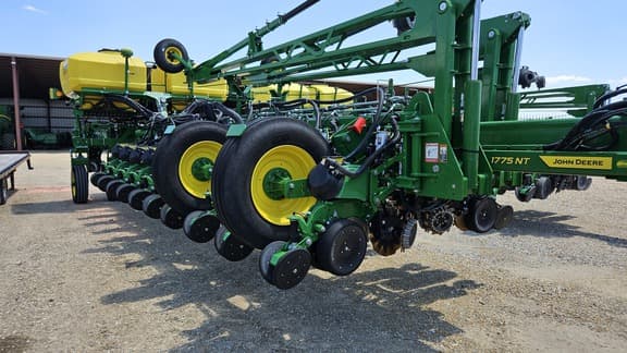 Image of John Deere 1775 equipment image 1