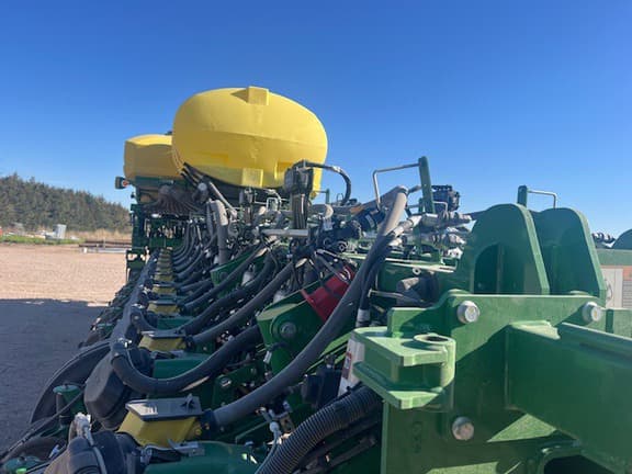 Image of John Deere 1775 Primary image