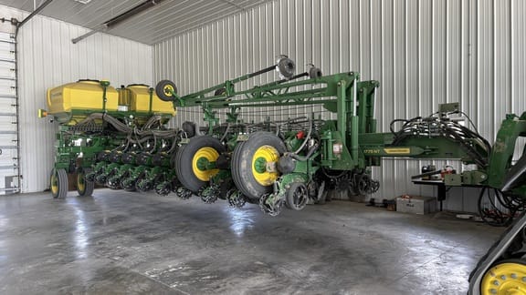 2026 John Deere 1775 Equipment Image0