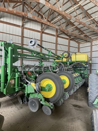 2026 John Deere 1775 Equipment Image0
