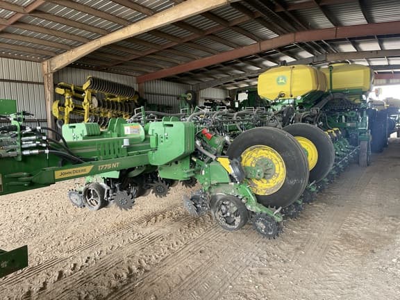 Image of John Deere 1775 Primary image