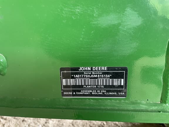 Image of John Deere 1775 equipment image 4