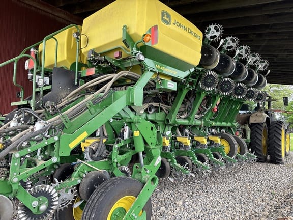 2026 John Deere 1795 Equipment Image0