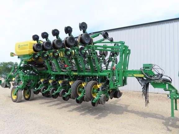 Image of John Deere 1795 equipment image 2