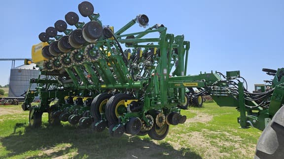 Image of John Deere 1795 Primary image