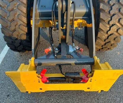 Image of John Deere 184G equipment image 4