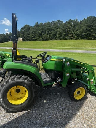 Image of John Deere 2025R equipment image 4