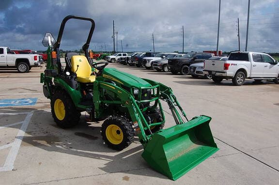 Image of John Deere 2025R equipment image 3