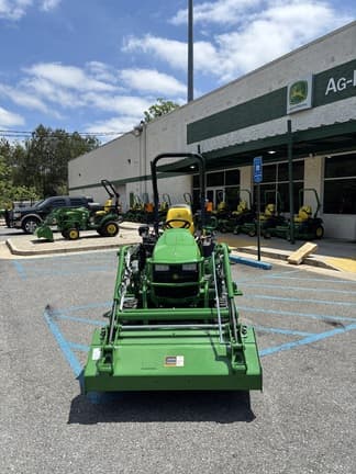 Image of John Deere 2025R equipment image 2