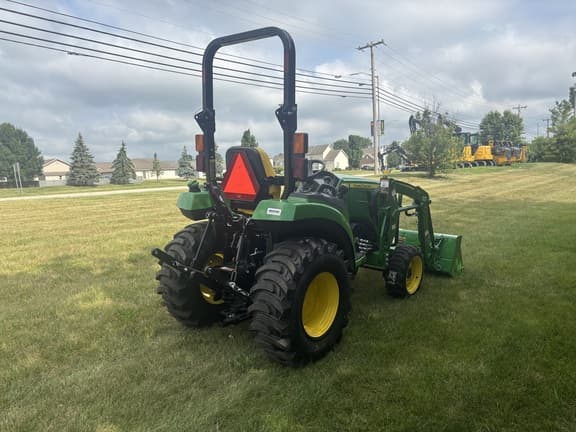 Image of John Deere 2025R equipment image 4