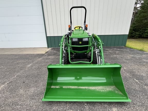 Image of John Deere 2025R equipment image 3