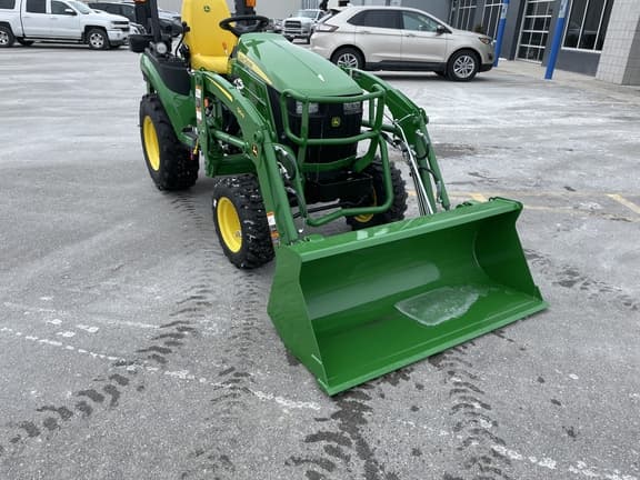 Image of John Deere 2025R equipment image 2