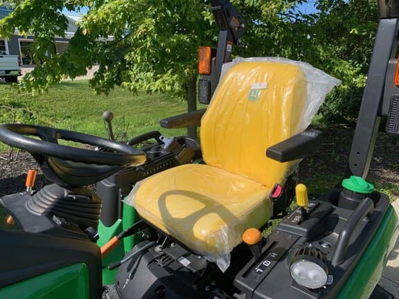 Image of John Deere 2025R equipment image 2