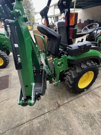 Image of John Deere 2025R equipment image 1