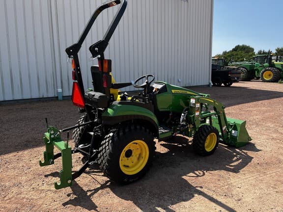 Image of John Deere 2025R equipment image 3