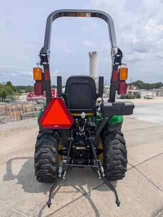 Image of John Deere 2025R equipment image 3