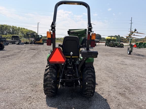 Image of John Deere 2025R equipment image 3