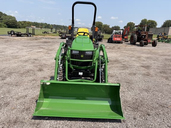 Image of John Deere 2025R equipment image 2