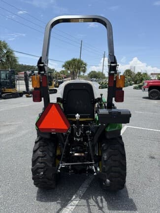 Image of John Deere 2025R equipment image 3