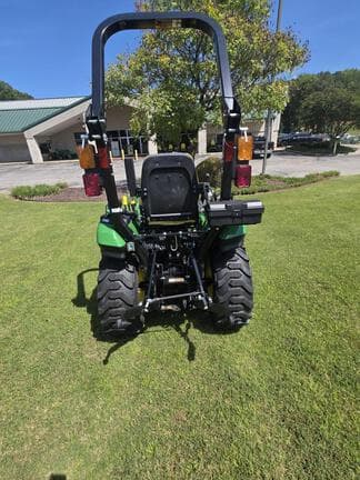 Image of John Deere 2025R equipment image 3