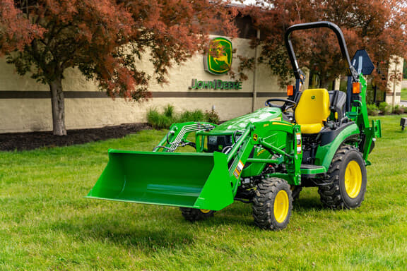 Image of John Deere 2025R equipment image 3