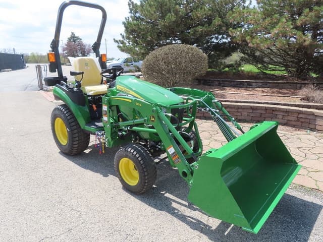 Image of John Deere 2025R equipment image 1