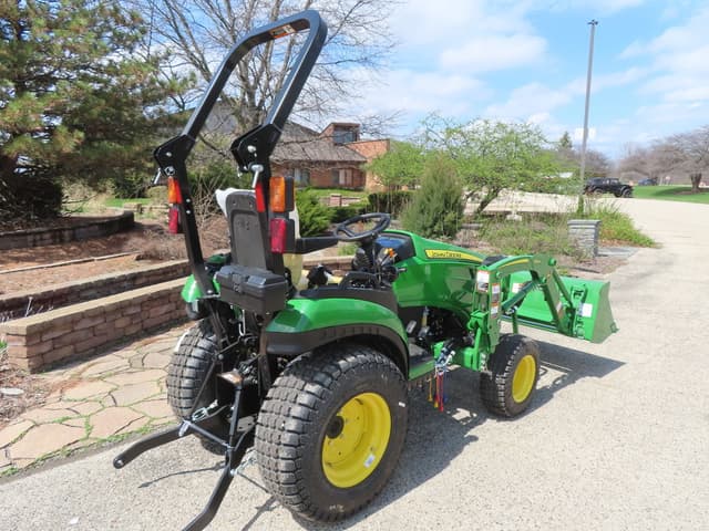 Image of John Deere 2025R equipment image 2