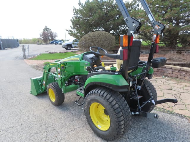 Image of John Deere 2025R equipment image 3