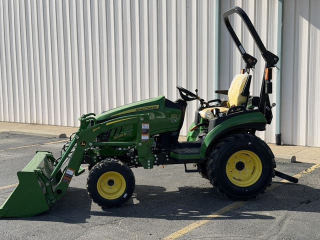 Image of John Deere 2025R equipment image 1