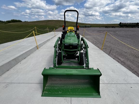 Image of John Deere 2025R equipment image 1
