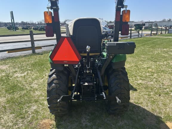 Image of John Deere 2025R equipment image 3