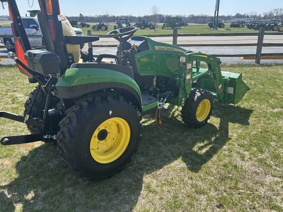 Image of John Deere 2025R equipment image 4