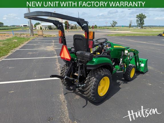 Image of John Deere 2025R equipment image 3