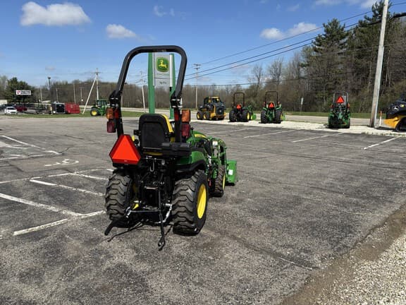 Image of John Deere 2025R equipment image 2