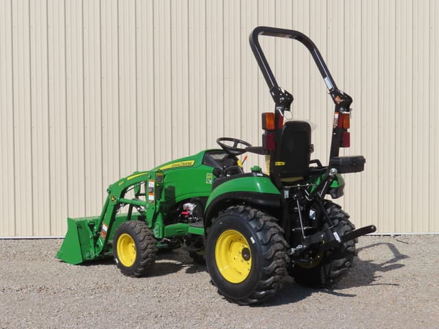 Image of John Deere 2025R equipment image 3
