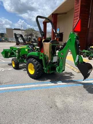 Image of John Deere 2025R equipment image 4