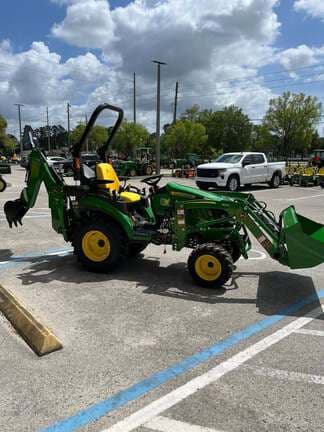 Image of John Deere 2025R equipment image 2