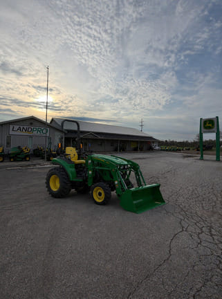 2026 John Deere 2032R Equipment Image0