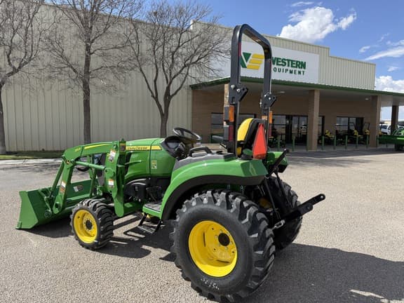 Image of John Deere 2032R equipment image 2