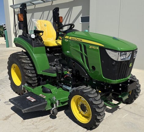 2026 John Deere 2032R Equipment Image0